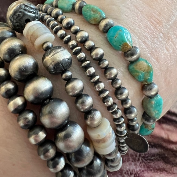 ❤️ 8mm Desert Pearl Turquoise Navajo Influenced Stretchy Bracelet for Stacking - Picture 11 of 15
